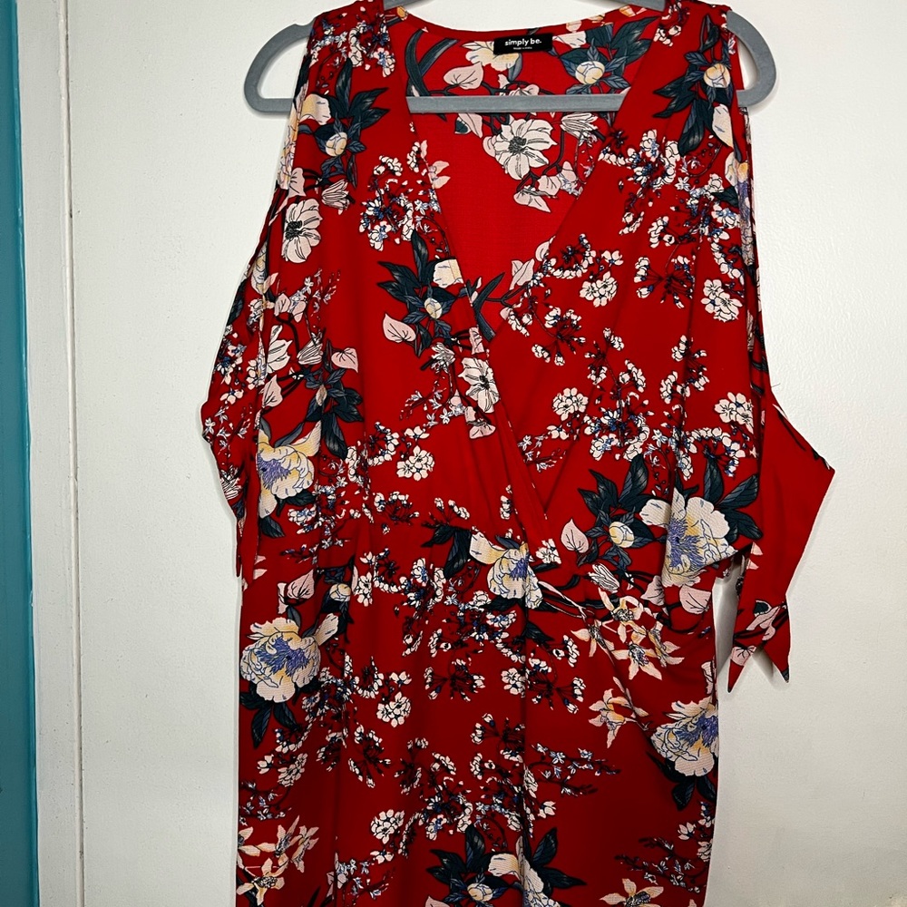 Super cute cold shoulder dress
